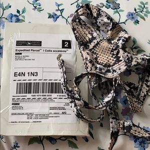 i purchase micahel kors bag but the item that came